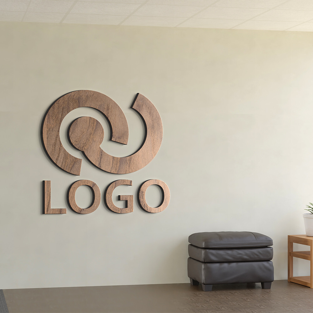 Logoskylt i trä